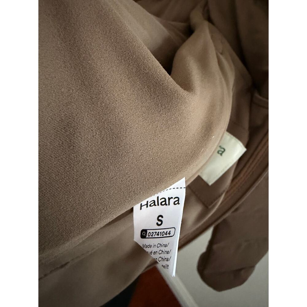 New Halara PuffFlex Removable Hood Shirred Casual Padded Jacket with Pockets - Picture 10 of 10